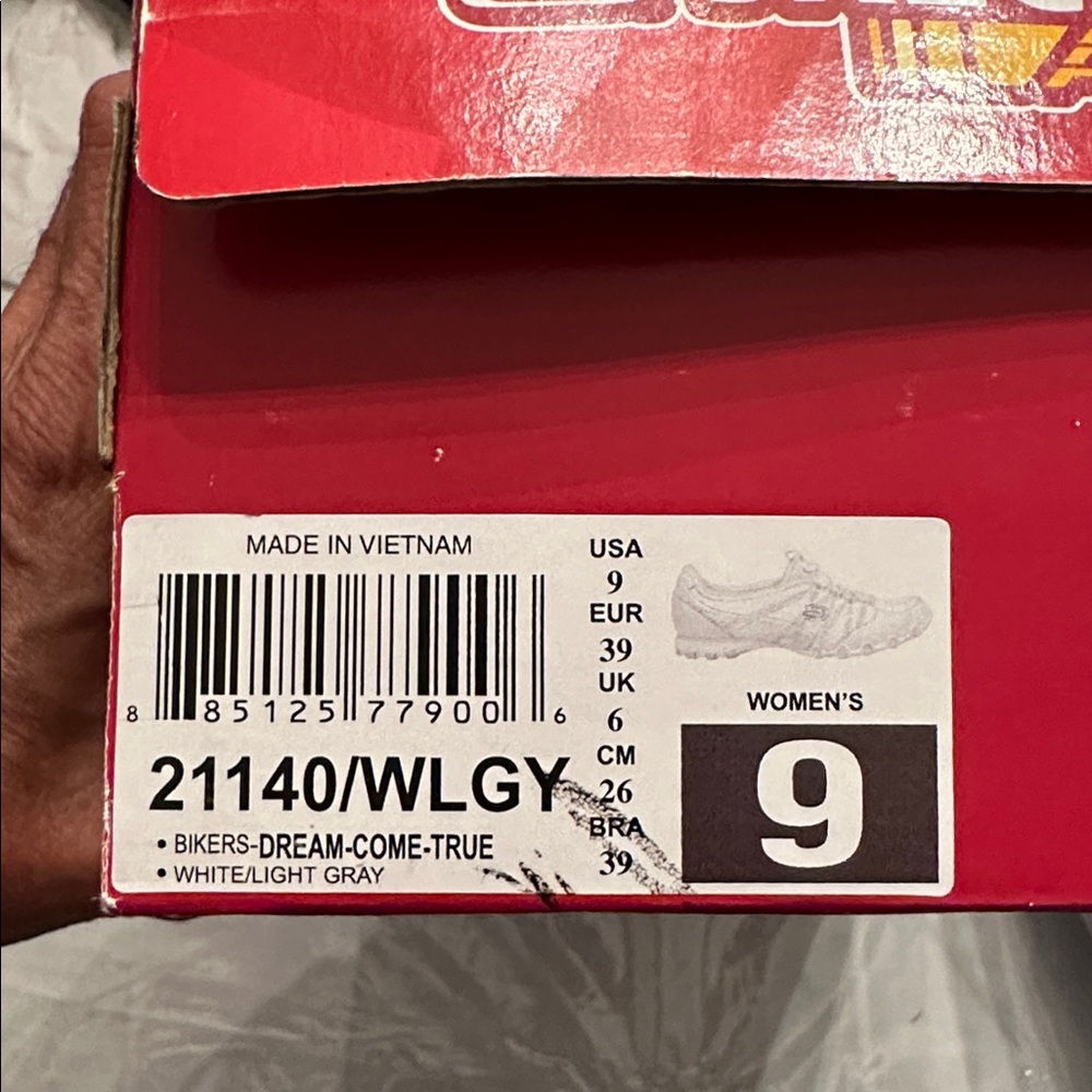 New Skechers women’s White Bikers-Dream Come True Sneakers size 9 in box - Picture 15 of 16